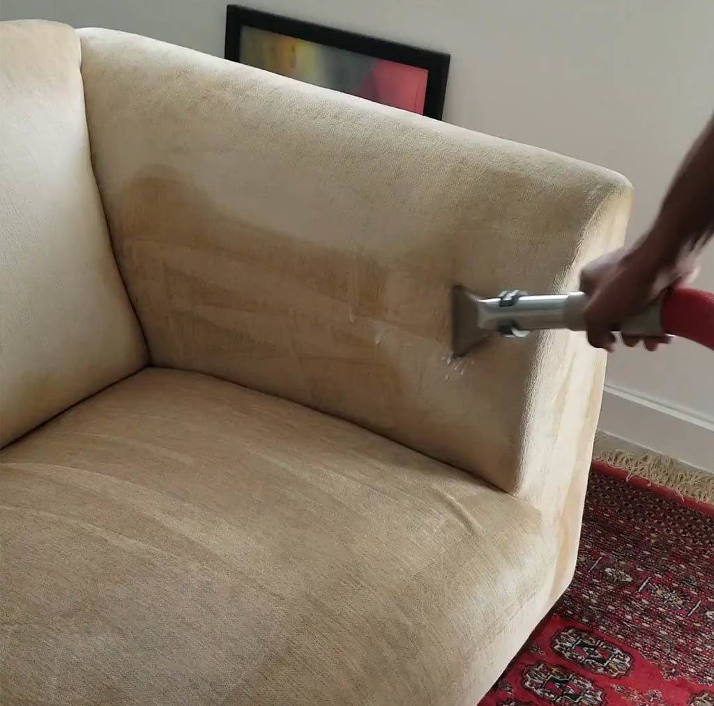 upholstery cleaning service 1